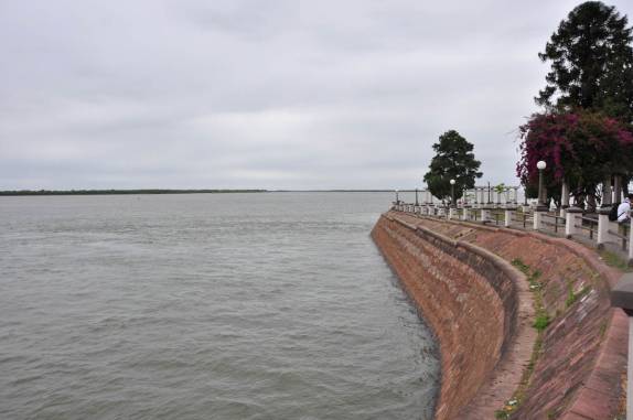 O rio 'brasileiro' Paraná, em Corrientes, na Argentina